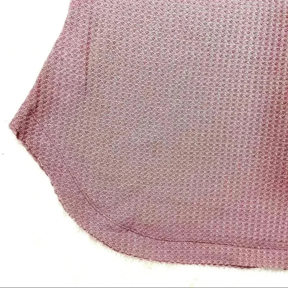 In Loom Mauve Waffle Knit Thermal Curved Hem Keyhole Blouse Top Size S - Picture 10 of 13